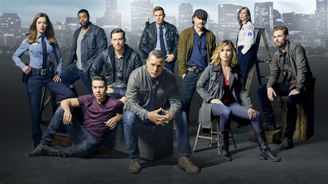 Crawford encourages Intelligence to use a new facial-recognition software to help identify a suspect, but the plan backfires Jason Beghe as Sergeant Hank Voight Jesse Lee Soffer as Detective Jay Halstead Tracy Spiridakos as Detective Hailey Upton Marina Squerciati as Officer Kim. . Chicago pd season 10 wiki